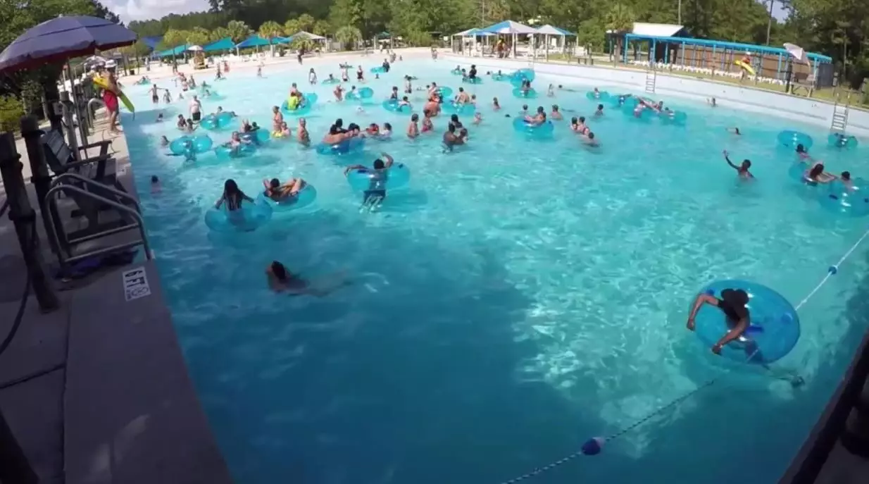 People Struggle To Pick Out Boy Drowning In Swimming Pool Before He Is Rescued