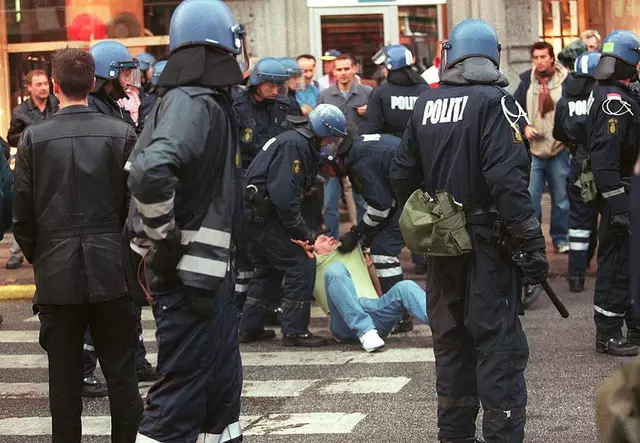 Arsenal Hooligans 'Joined Forces' With Five British Firms After Tragic ...