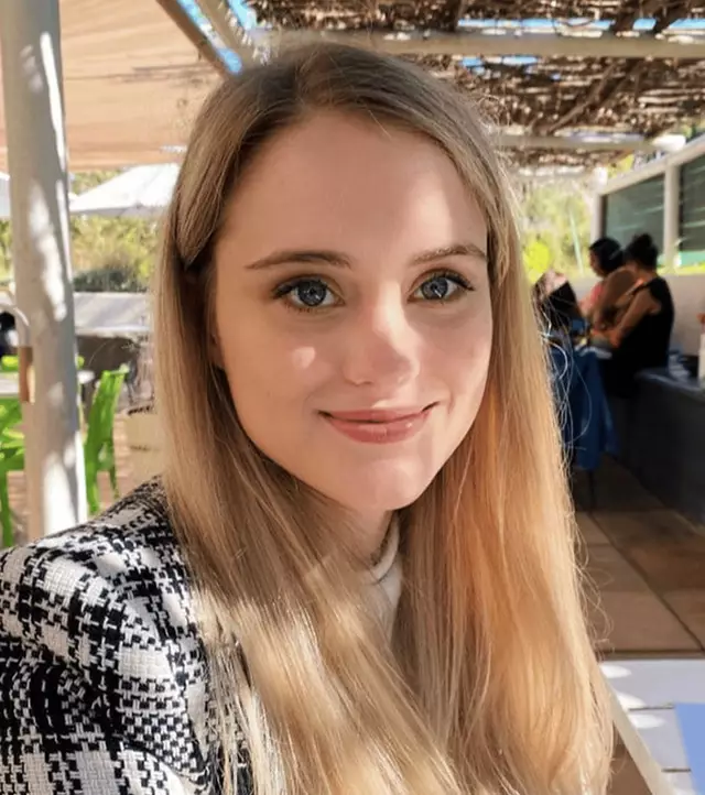 MrBeast's girlfriend Thea Booysen speaks out to defend him against ...