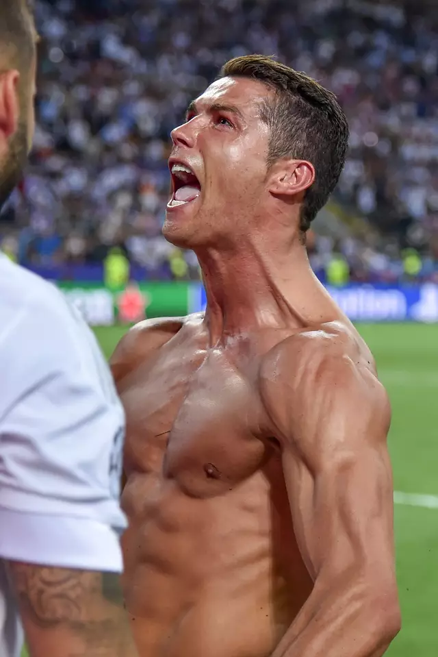 What Cristiano Ronaldo eats to help him get his incredible physique - Sport - LADbible