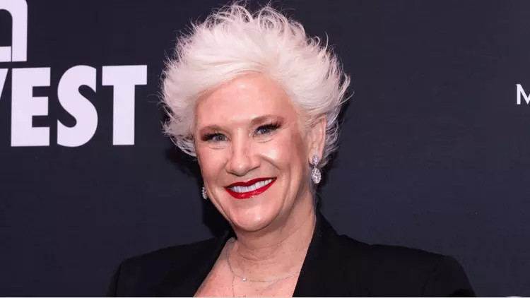 Christina Applegate reveals the tiny MS symptom she experienced that ...